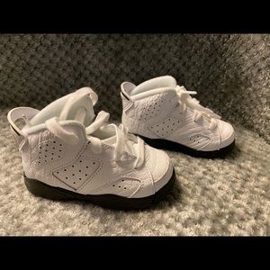 Jordan Retro 6 White- Toddler 6C